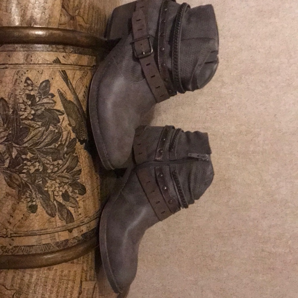 Women’s booties